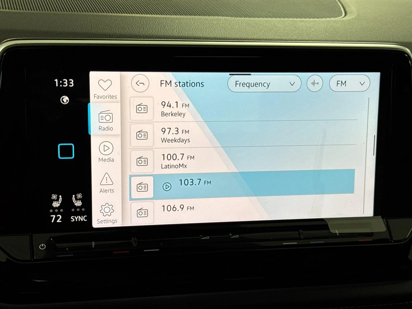 2026 Volkswagen Atlas Cross Sport 2.0T SEL Premium R-Line (2024 Update), 17/20