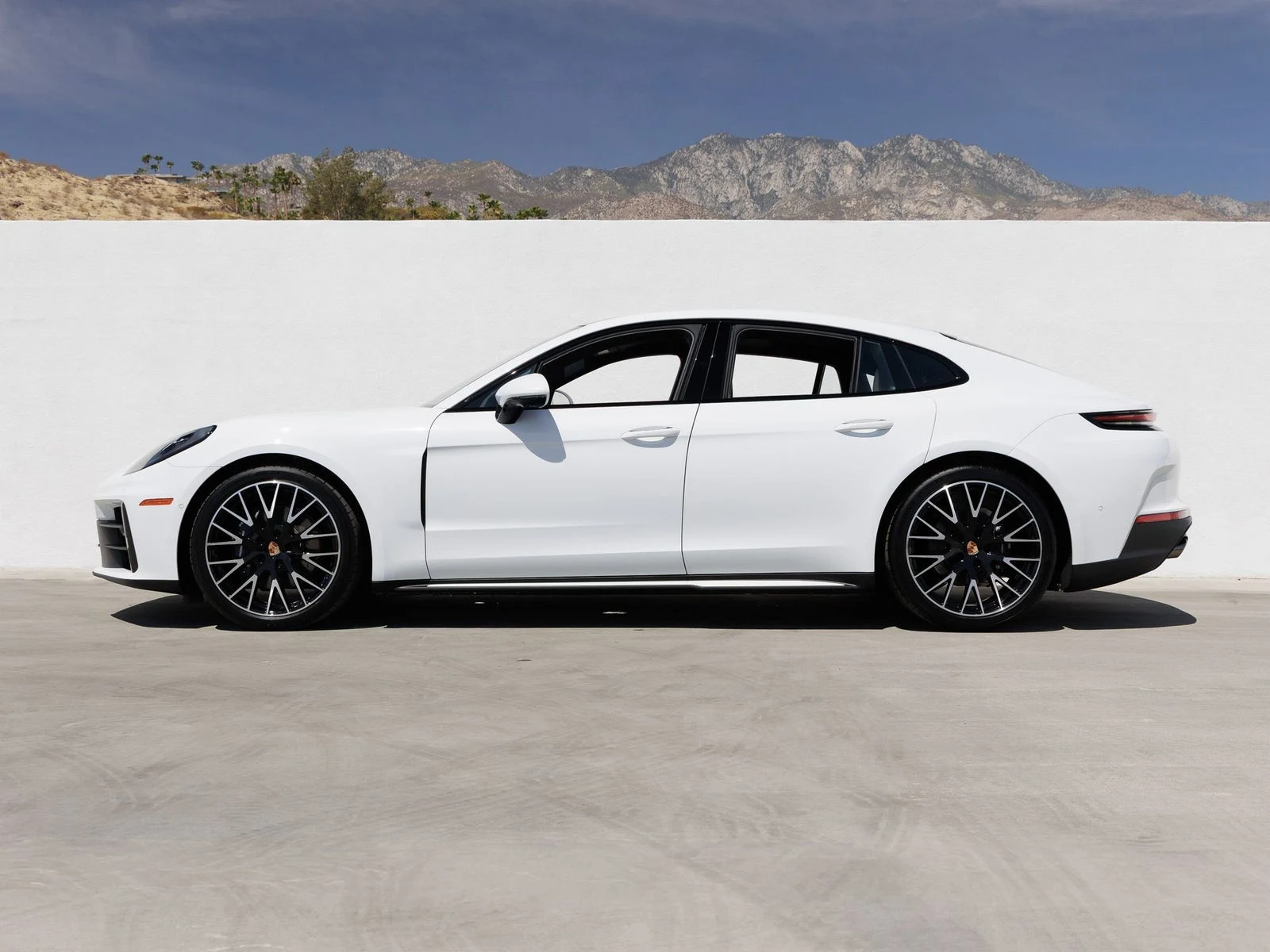 2026 Porsche Panamera (976), 2/20