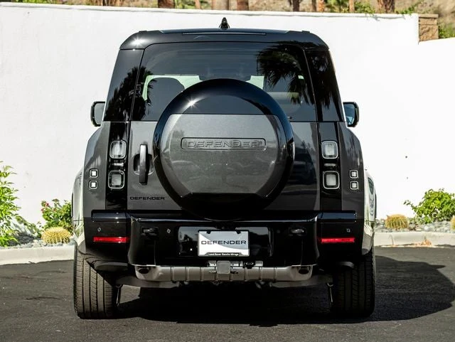 2026 Land Rover Defender 130 X (L663), 8/20