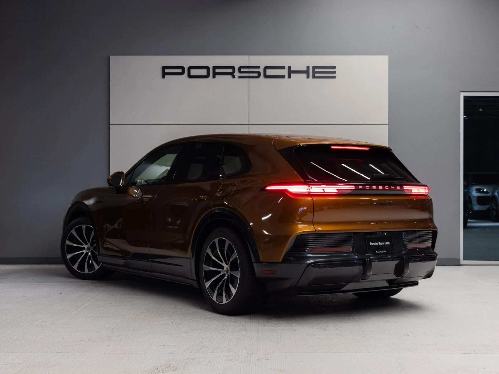 2026 Porsche Cayenne Electric (E4), 3/20