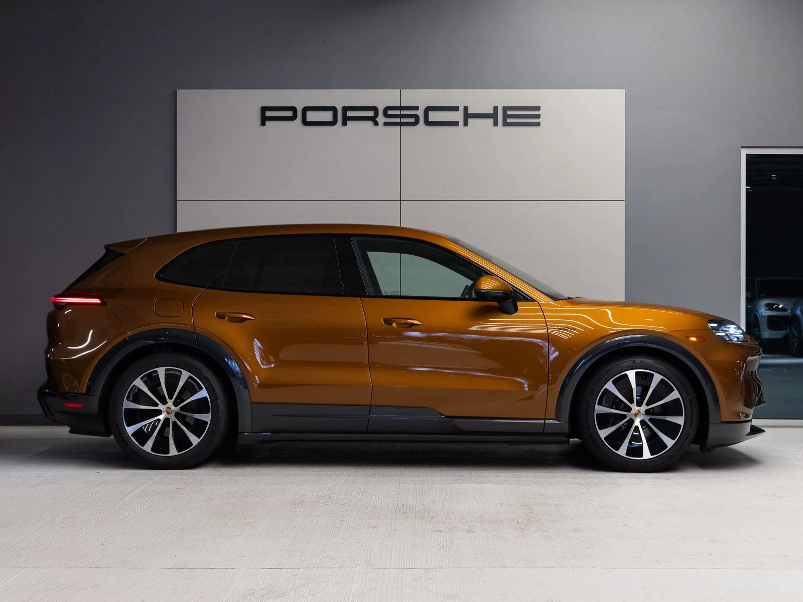 2026 Porsche Cayenne Electric (E4), 8/20