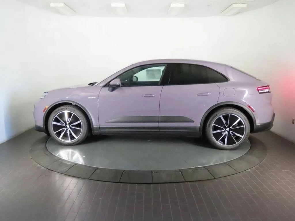 2026 Porsche Macan 4 Electric (XAB), 2/20