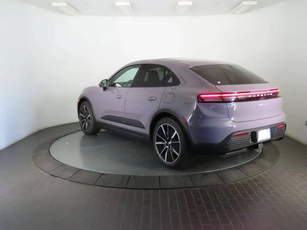 2026 Porsche Macan 4 Electric (XAB), 3/20
