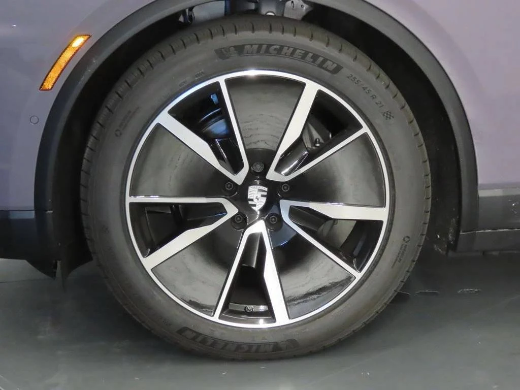 2026 Porsche Macan 4 Electric (XAB), 11/20