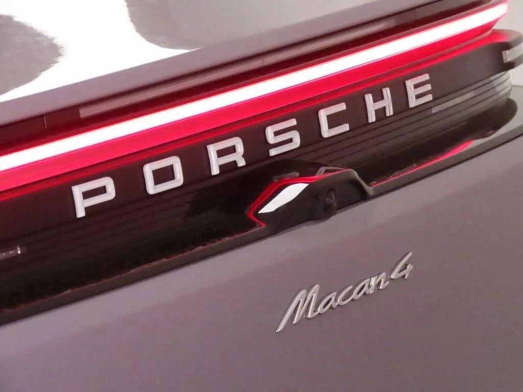 2026 Porsche Macan 4 Electric (XAB), 12/20