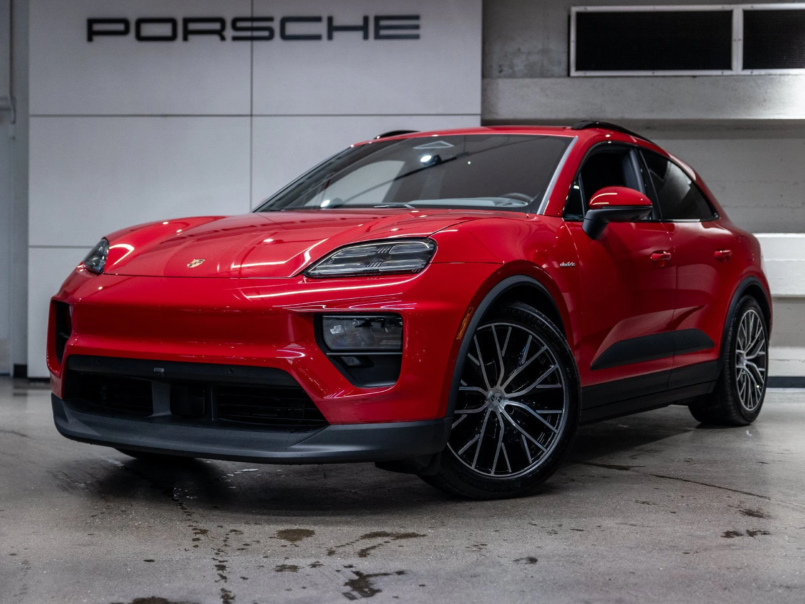 Porsche Macan 4 Electric (XAB) · Carmine Red · Indigo Auto Group