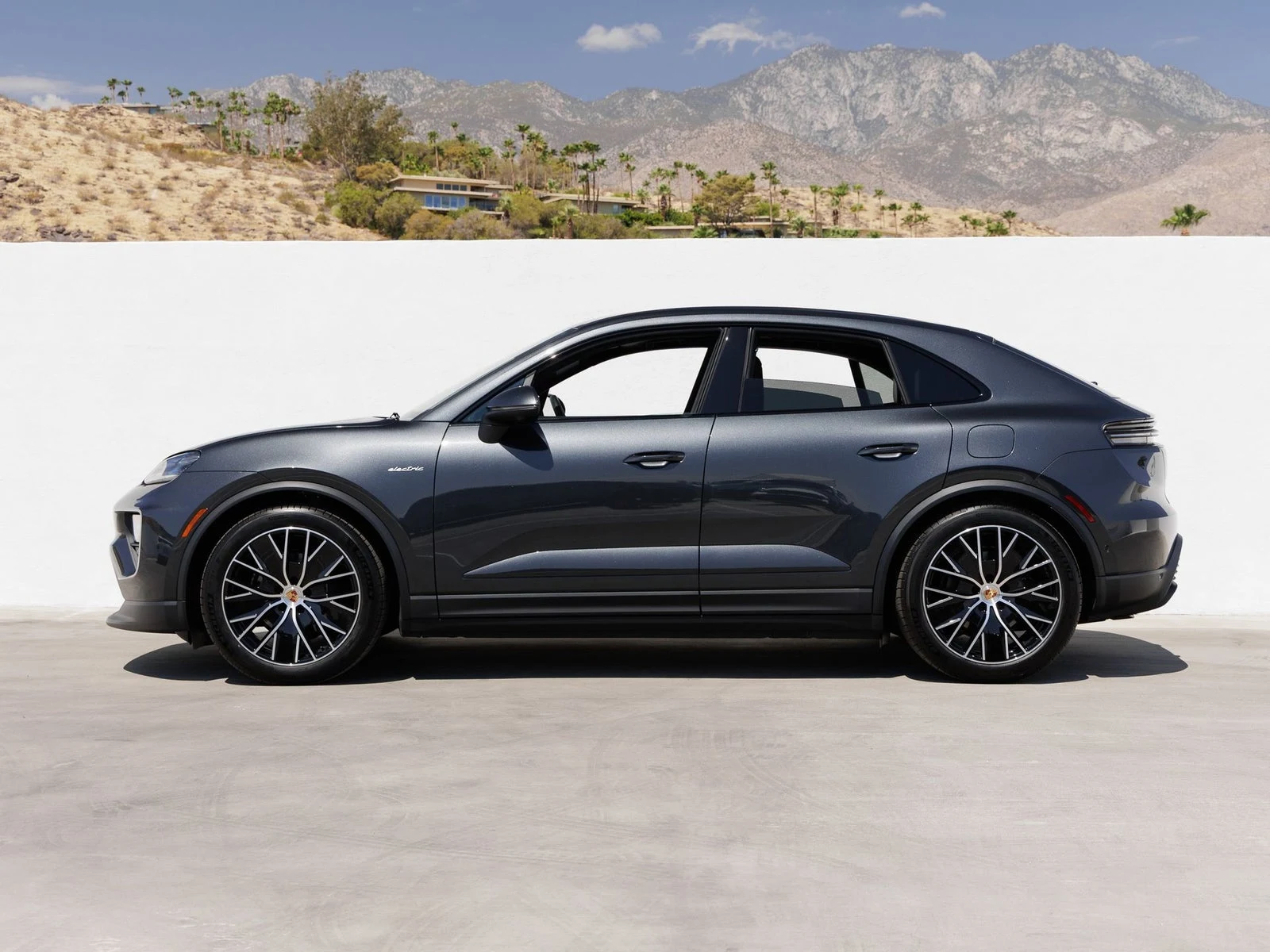 2026 Porsche Macan Electric (XAB), 2/20