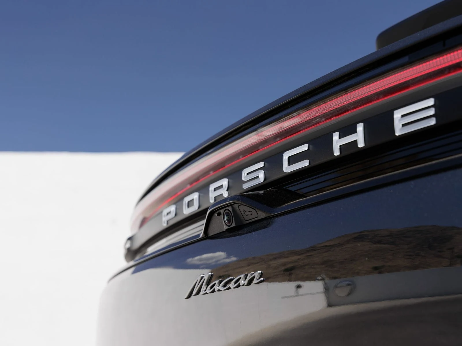 2026 Porsche Macan Electric (XAB), 12/20