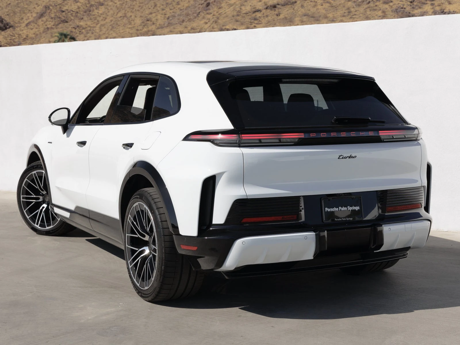 2026 Porsche Cayenne Turbo Electric (E4), 3/20