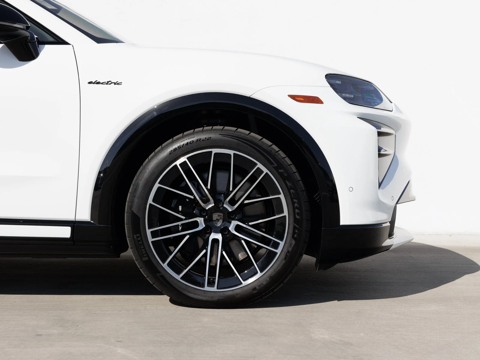 2026 Porsche Cayenne Turbo Electric (E4), 11/20