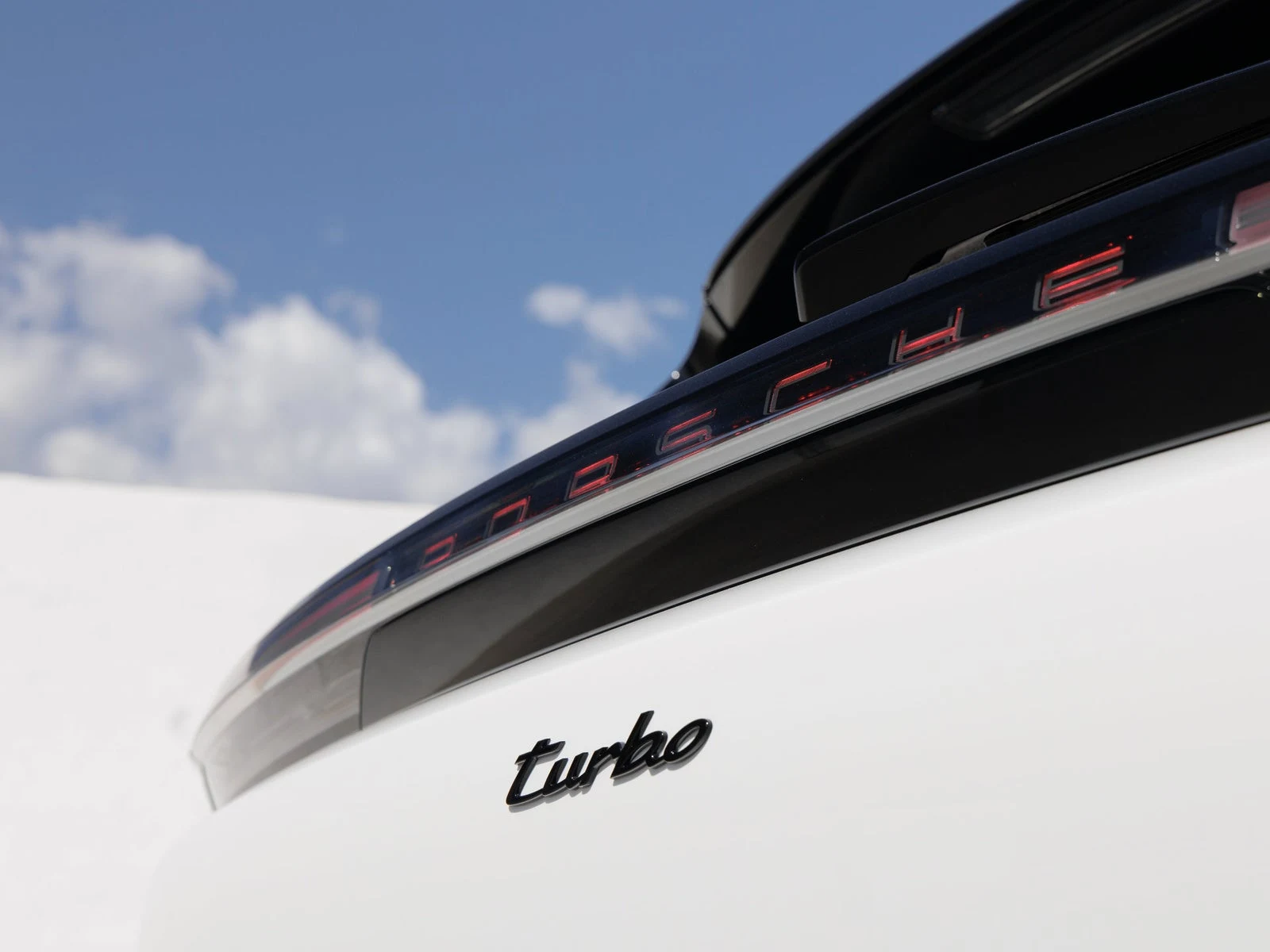 2026 Porsche Cayenne Turbo Electric (E4), 12/20
