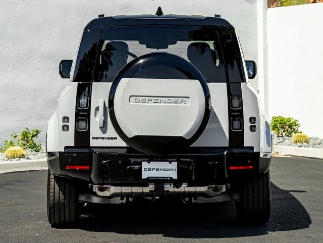 2026 Land Rover Defender 110 X (L663), 8/20