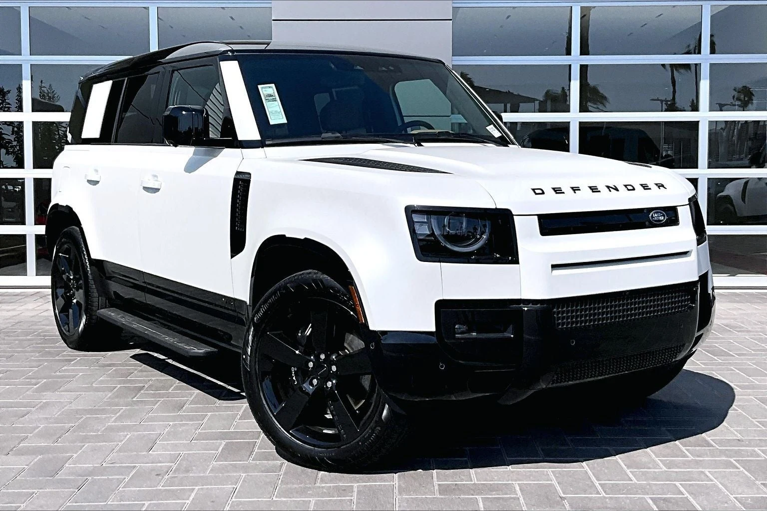 2026 Land Rover Defender 110 V8 Patagonia White Matte Wrap (L663), 2/14