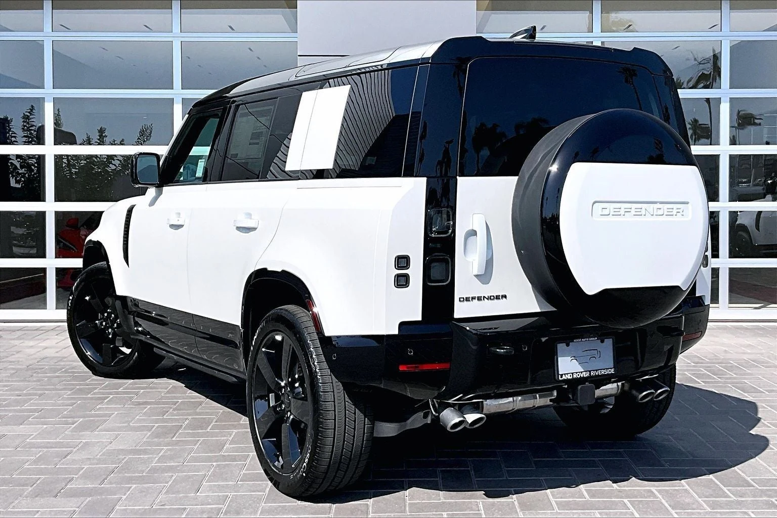 2026 Land Rover Defender 110 V8 Patagonia White Matte Wrap (L663), 3/14