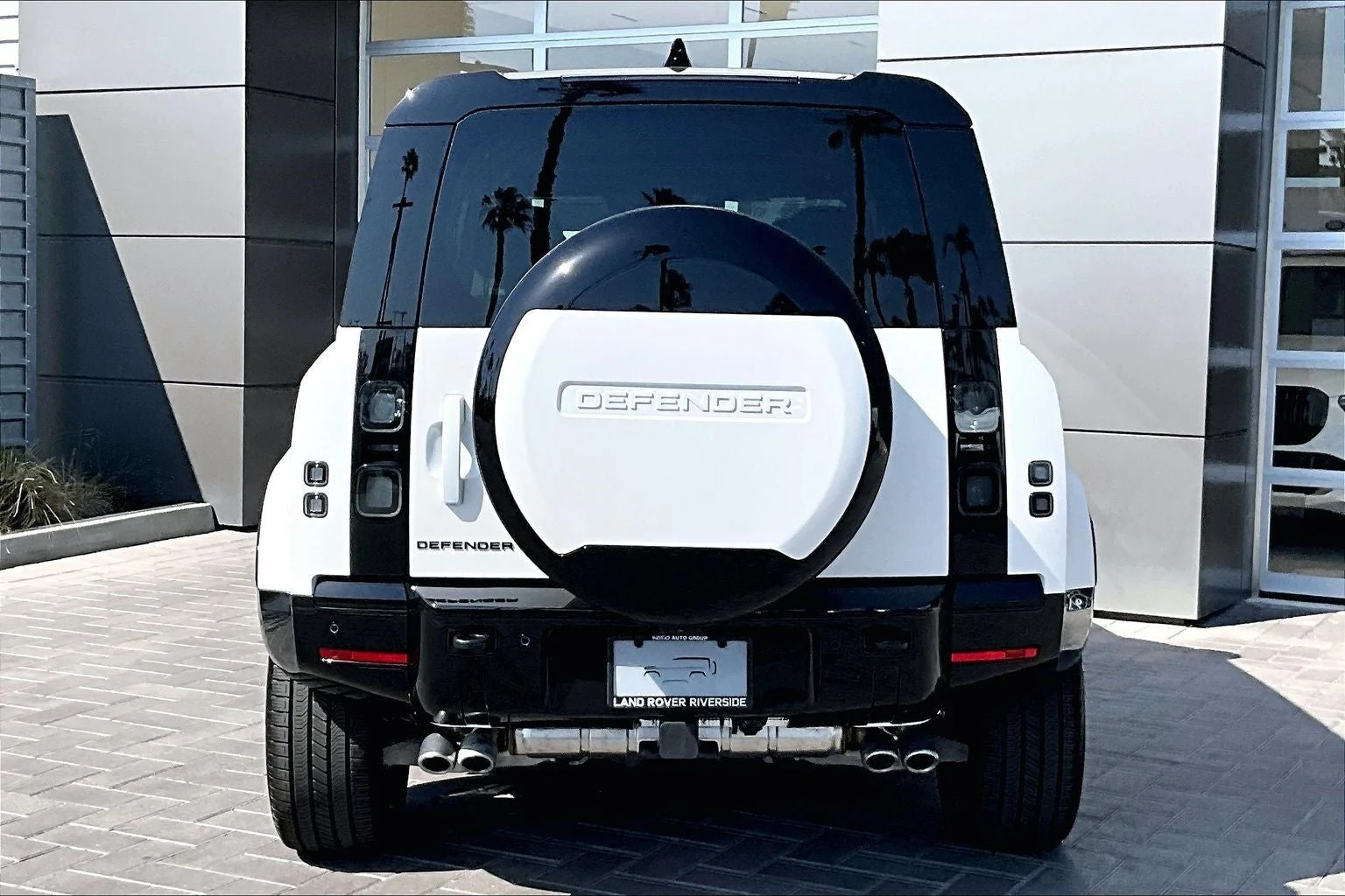 2026 Land Rover Defender 110 V8 Patagonia White Matte Wrap (L663), 4/14
