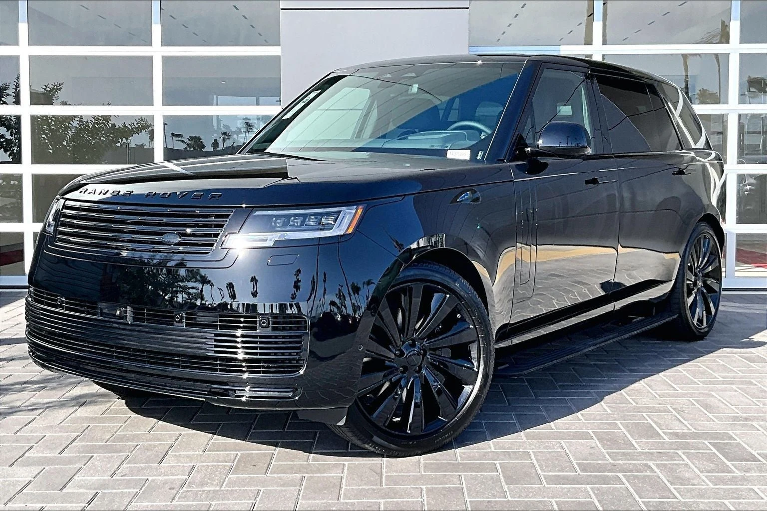 Land Rover Range Rover SV Black Edition LWB (L460) · Narvik Black · Indigo Auto Group