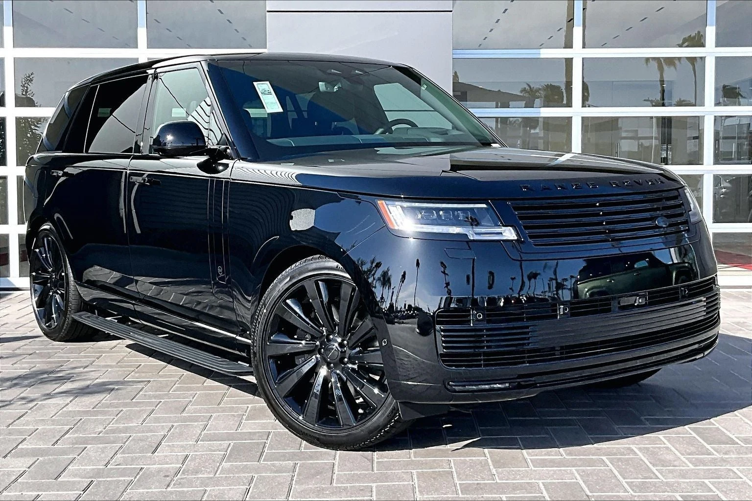 2026 Land Rover Range Rover SV Black Edition LWB (L460), 2/15
