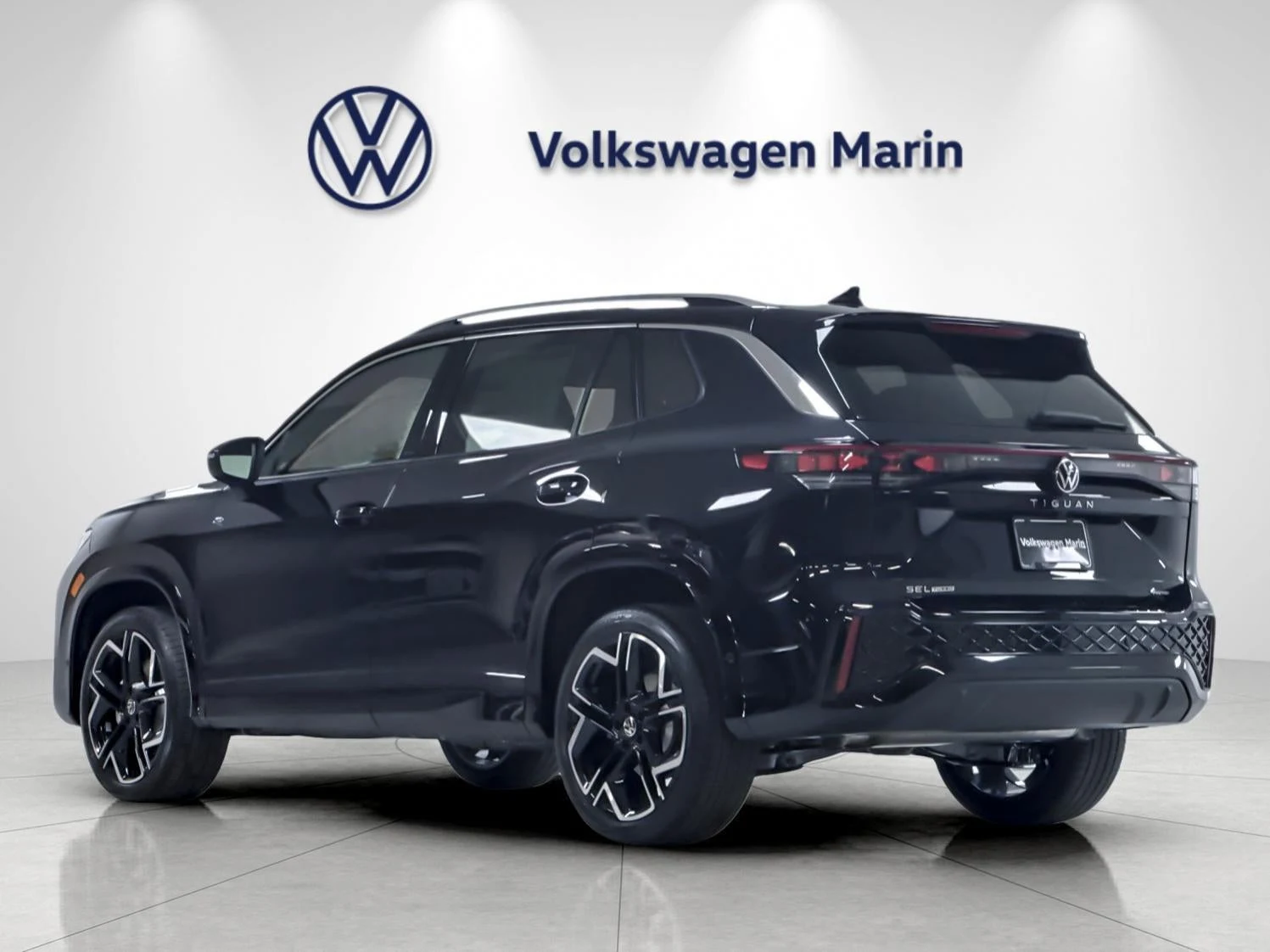2026 Volkswagen Tiguan SEL R-Line Turbo (3rd Generation North America), 3/20