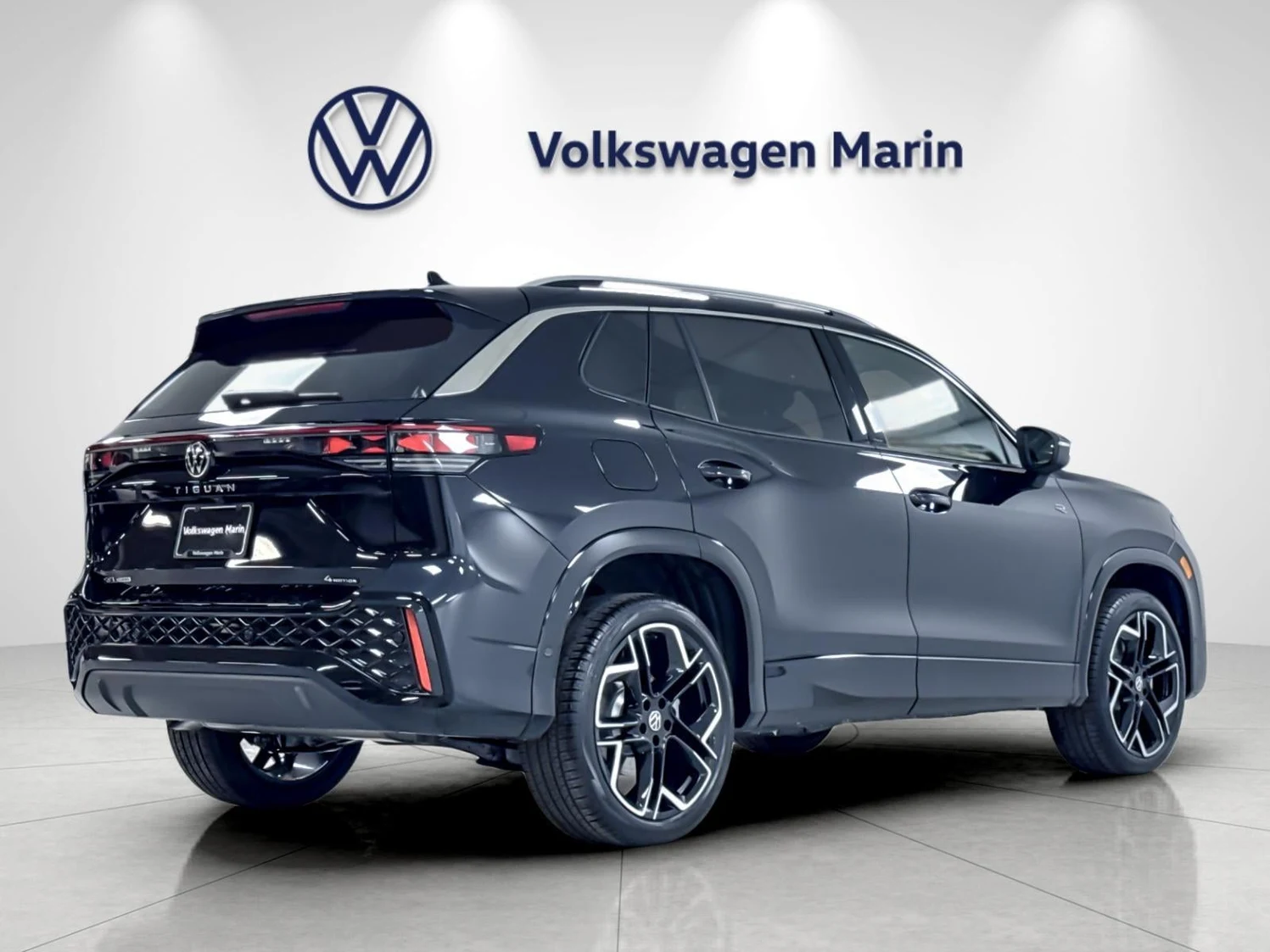 2026 Volkswagen Tiguan SEL R-Line Turbo (3rd Generation North America), 5/20