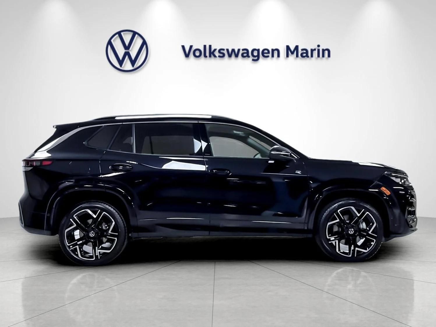 2026 Volkswagen Tiguan SEL R-Line Turbo (3rd Generation North America), 6/20