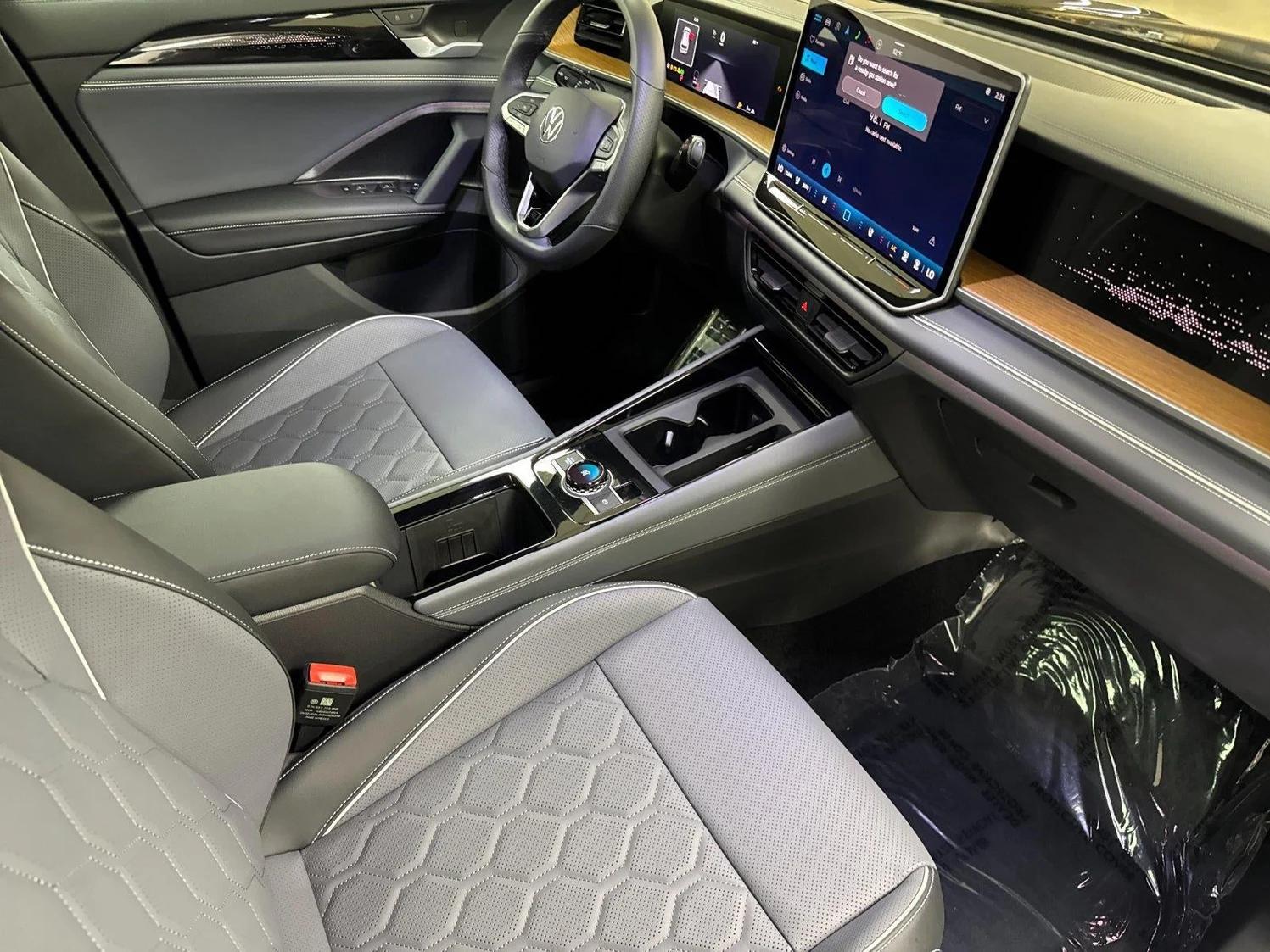 2026 Volkswagen Tiguan SEL R-Line Turbo (3rd Generation North America), 15/20