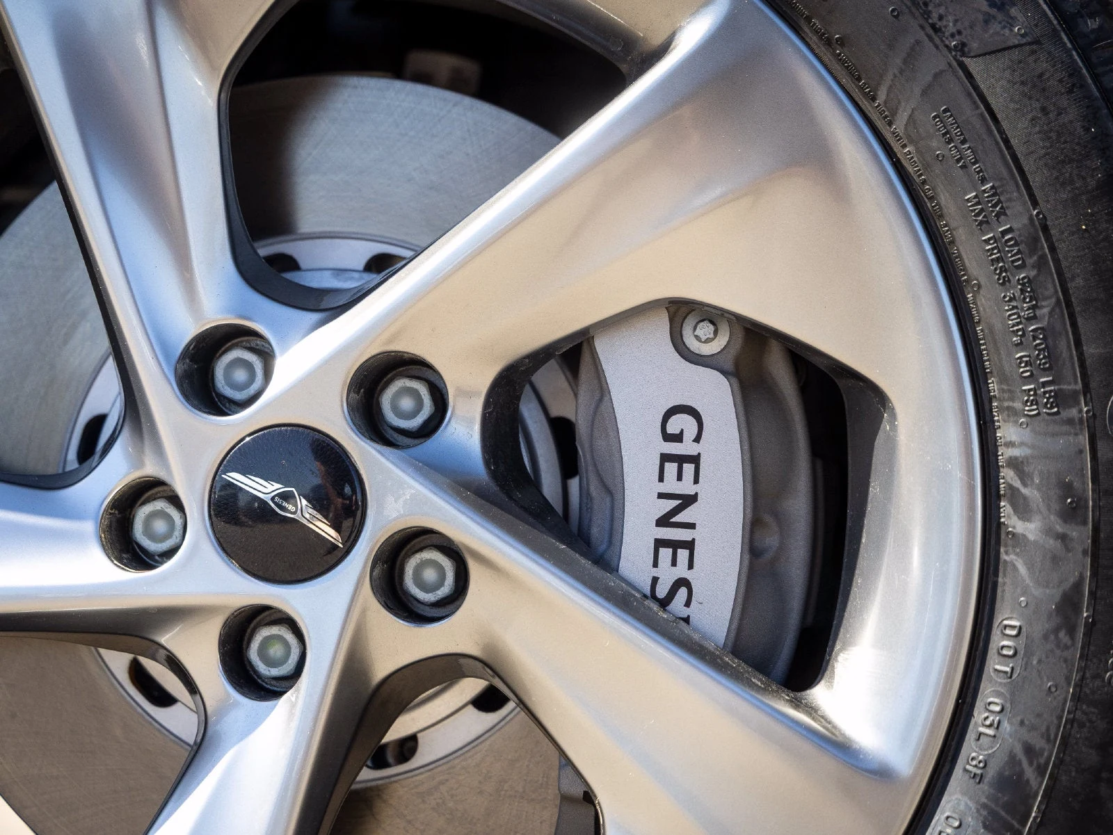 2026 Genesis GV70 2.5T Advanced (2024 Update), 6/20