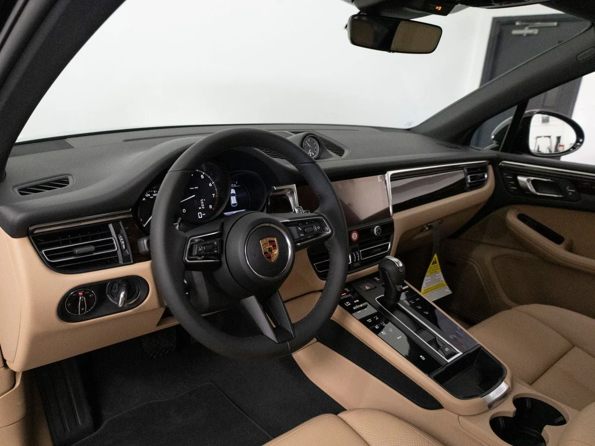 2026 Porsche Macan (95B), 4/20