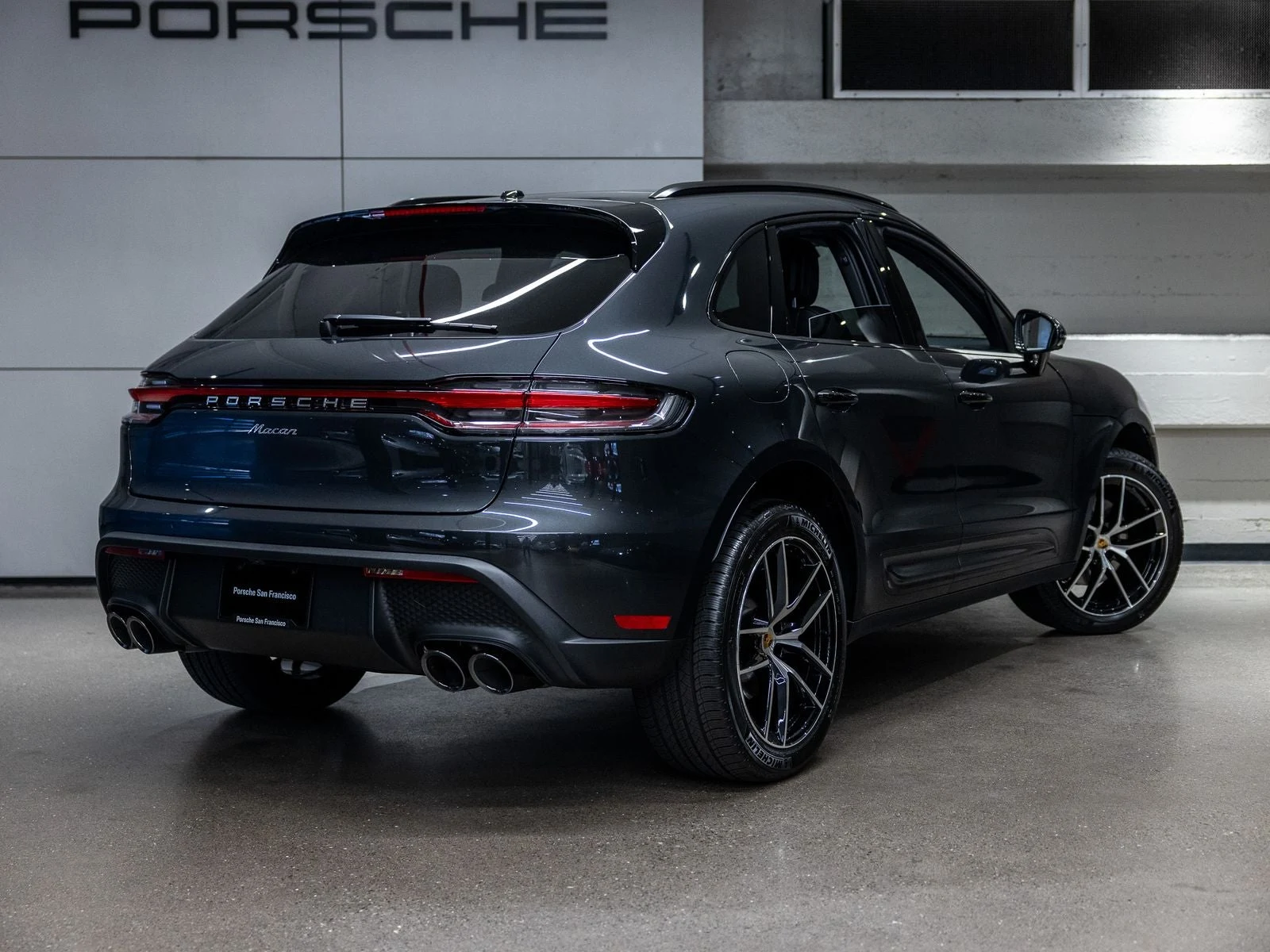 2026 Porsche Macan (95B), 8/20