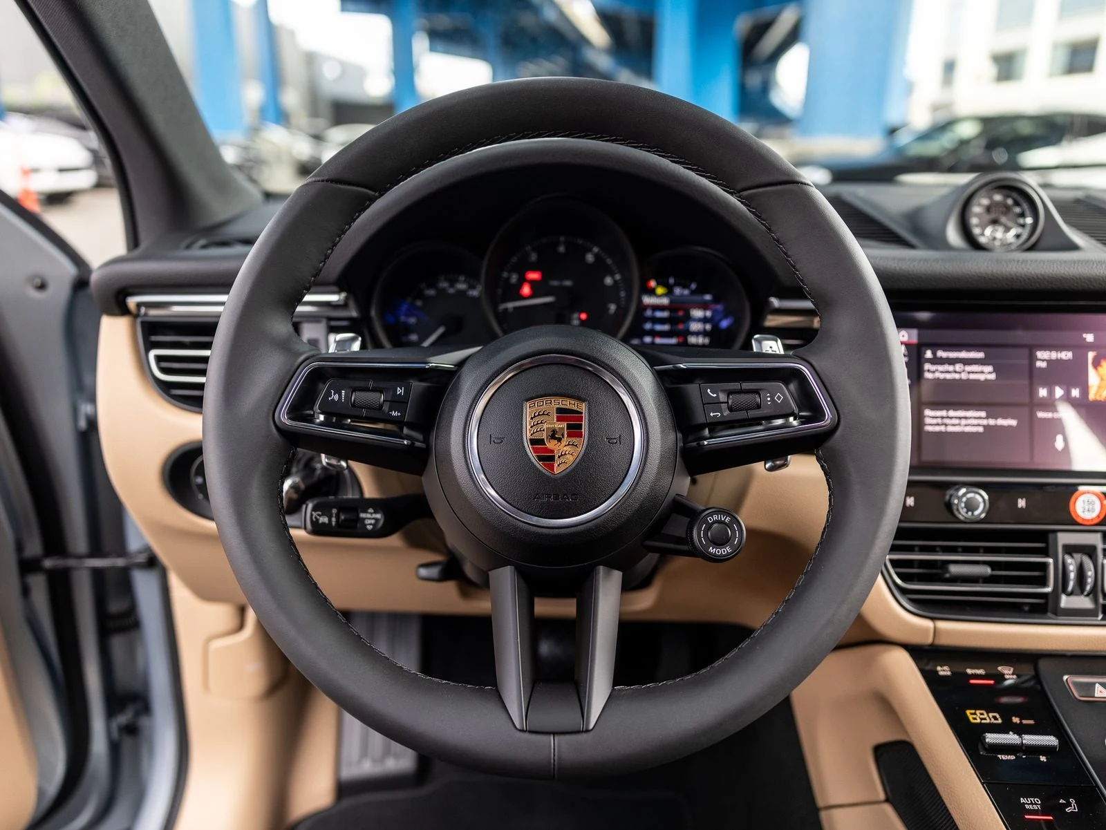 2026 Porsche Macan (95B), 6/20