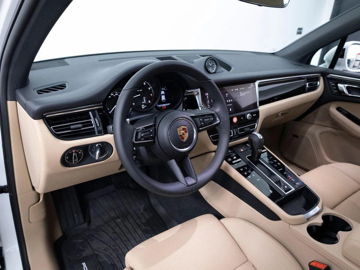 2026 Porsche Macan (95B), 4/20