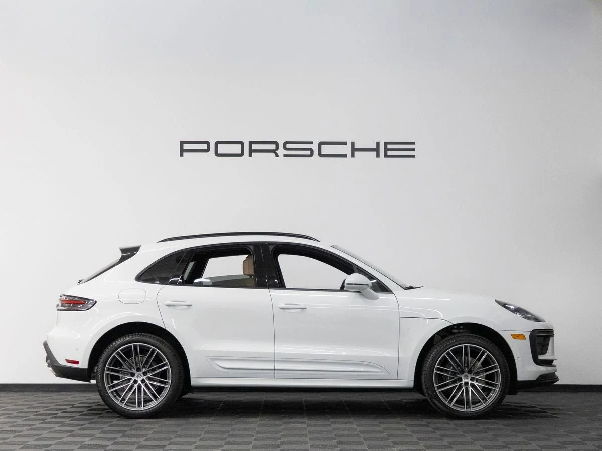 2026 Porsche Macan (95B), 8/20