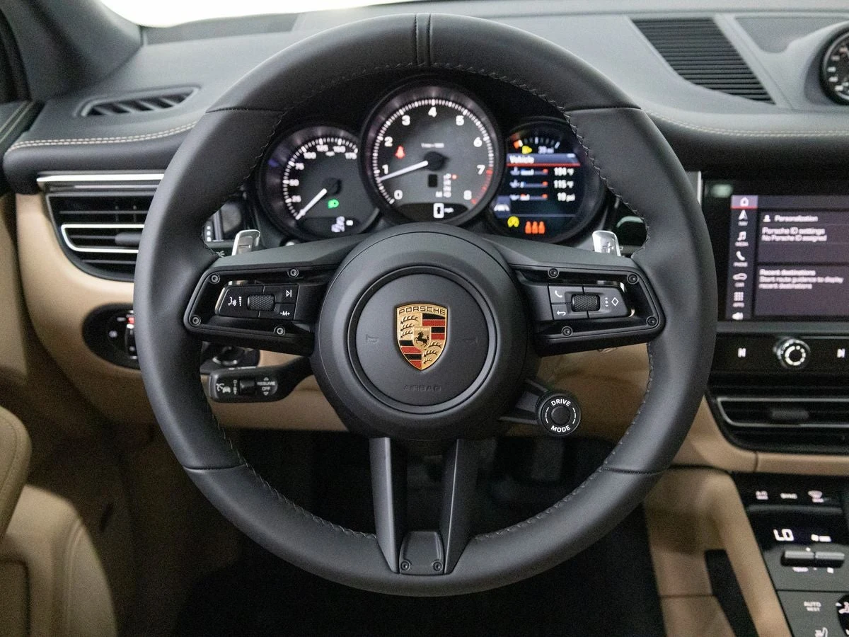 2026 Porsche Macan S (95B), 19/20