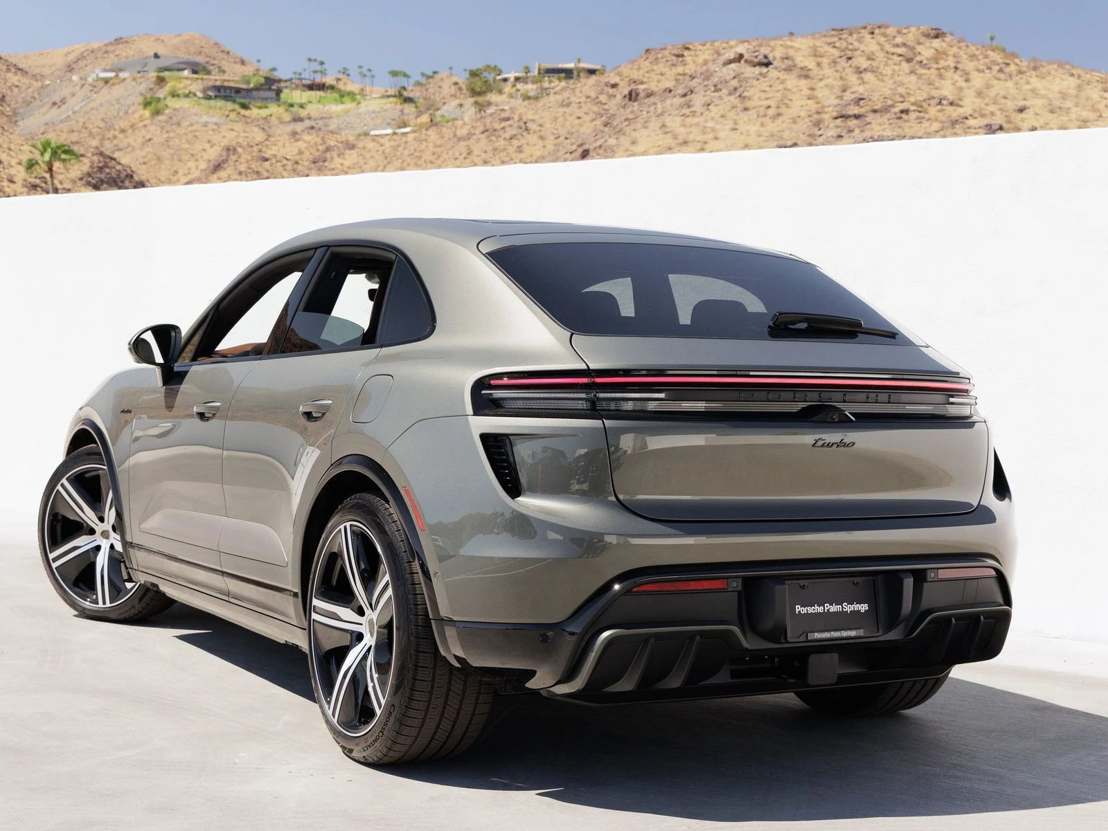 2026 Porsche Macan Turbo Electric (XAB), 3/20