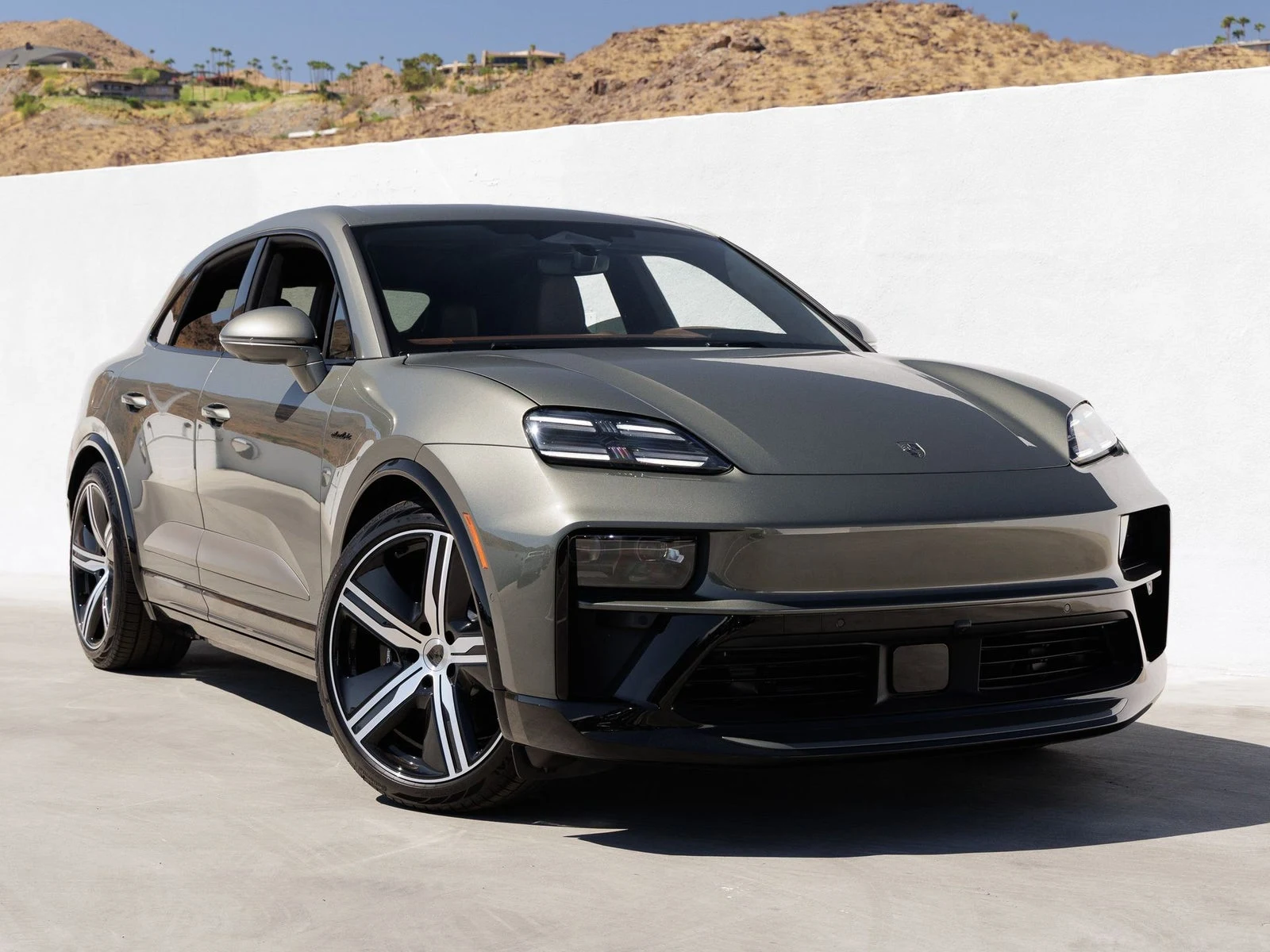 2026 Porsche Macan Turbo Electric (XAB), 9/20