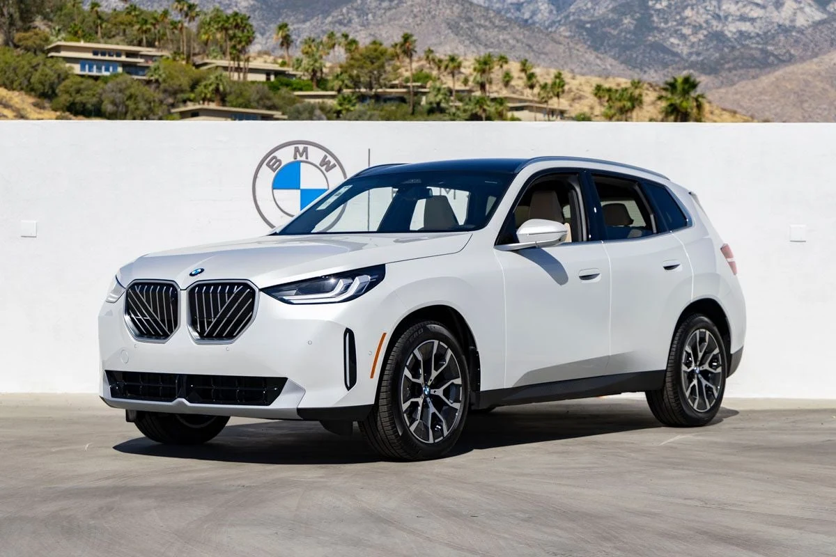 BMW X3 30 xDrive (G45) · Mineral White Metallic · Indigo Auto Group