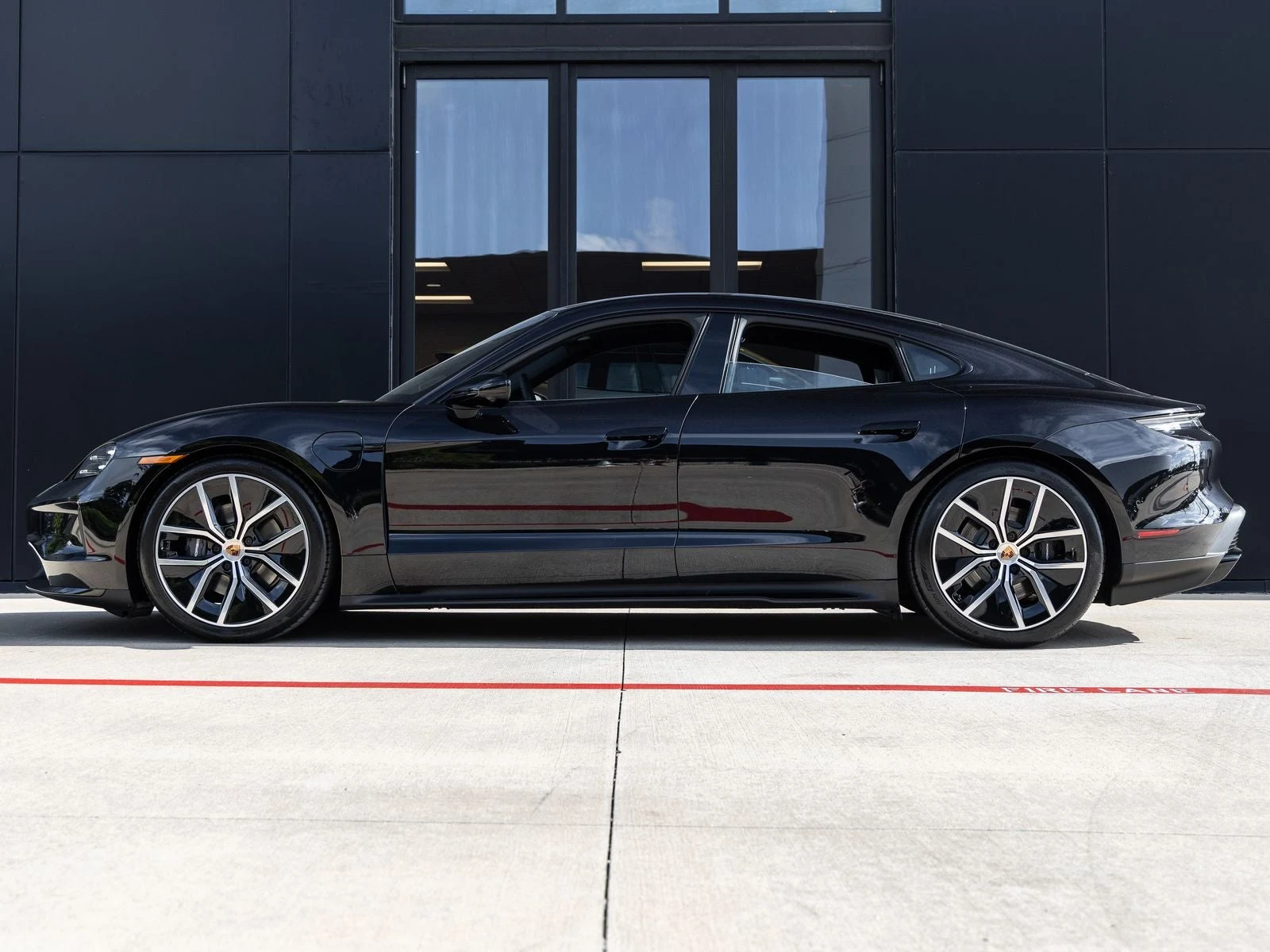 2026 Porsche Taycan 4 Black Edition (2025 Update), 2/20