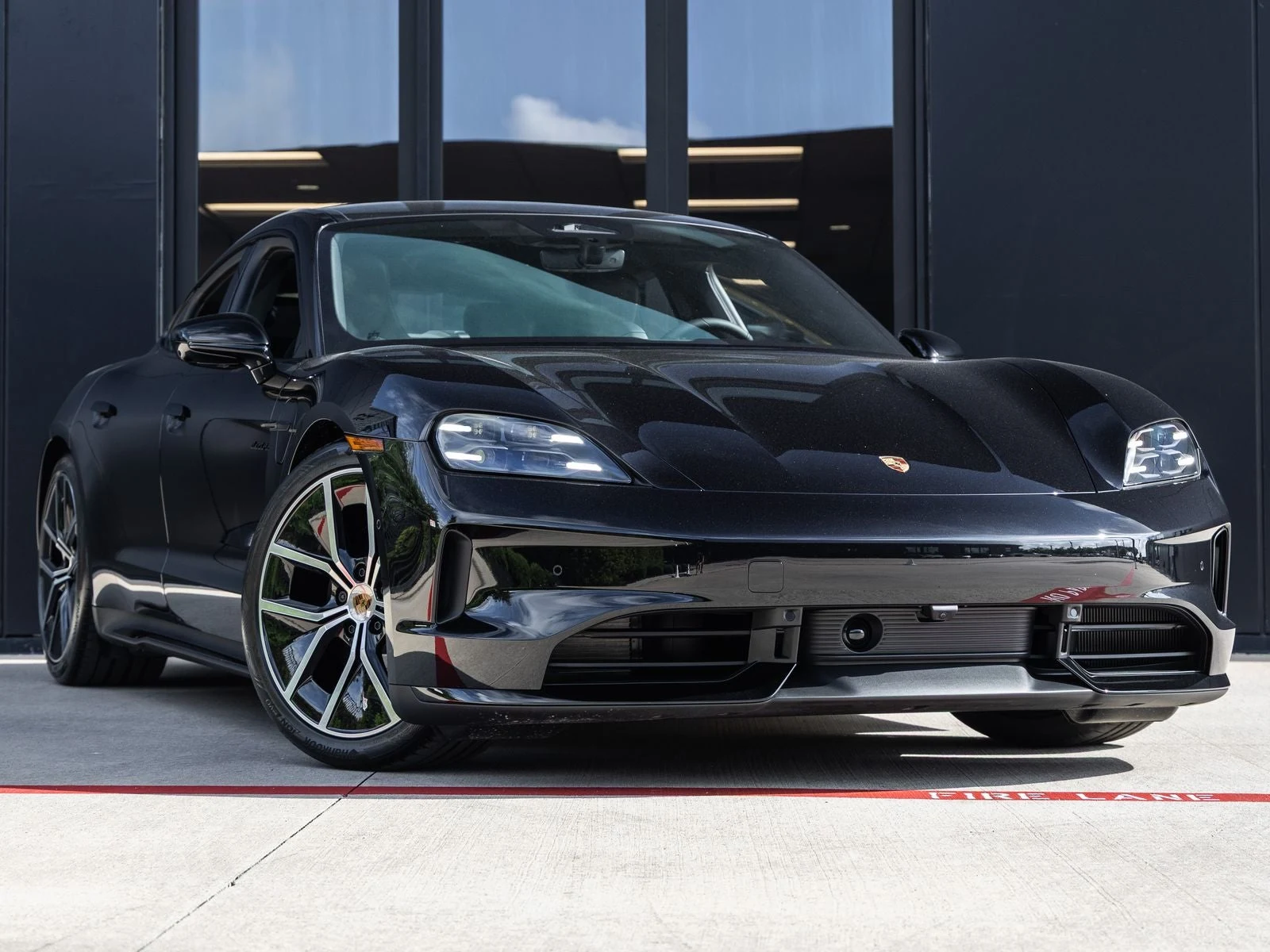 2026 Porsche Taycan 4 Black Edition (2025 Update), 6/20