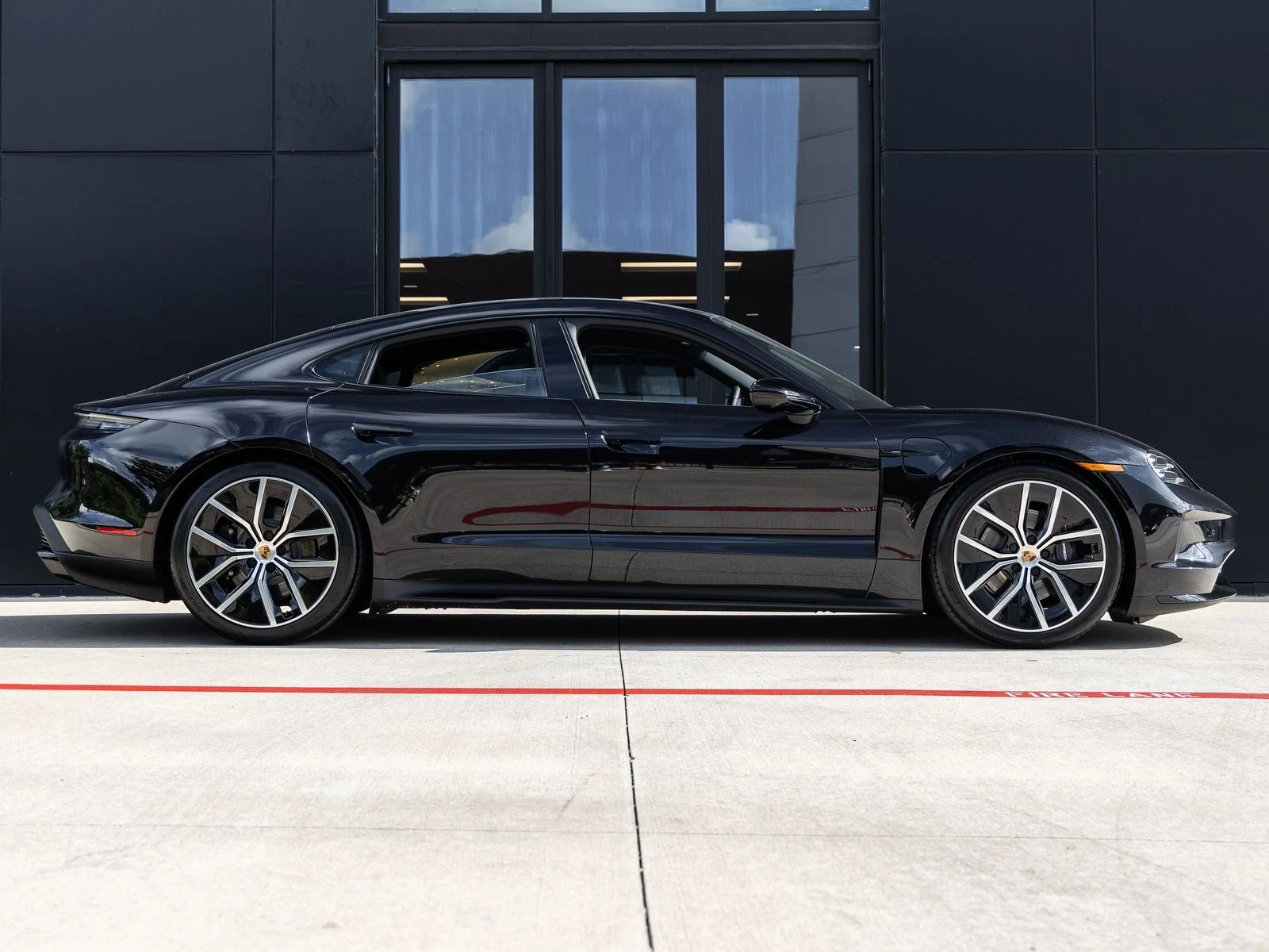 2026 Porsche Taycan 4 Black Edition (2025 Update), 12/20