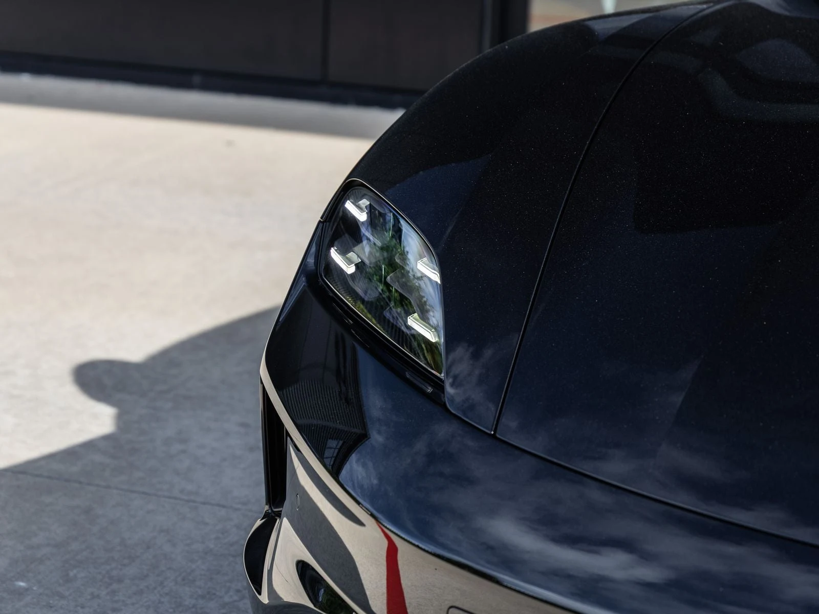 2026 Porsche Taycan 4 Black Edition (2025 Update), 16/20