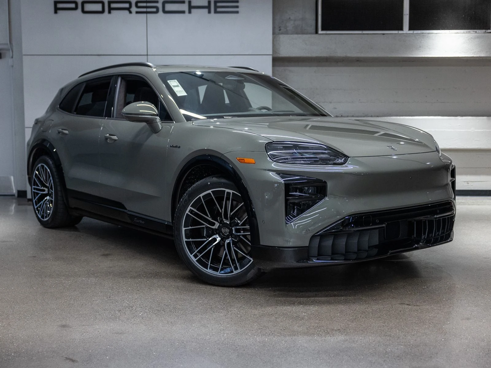 2026 Porsche Cayenne Turbo Electric (E4), 10/20