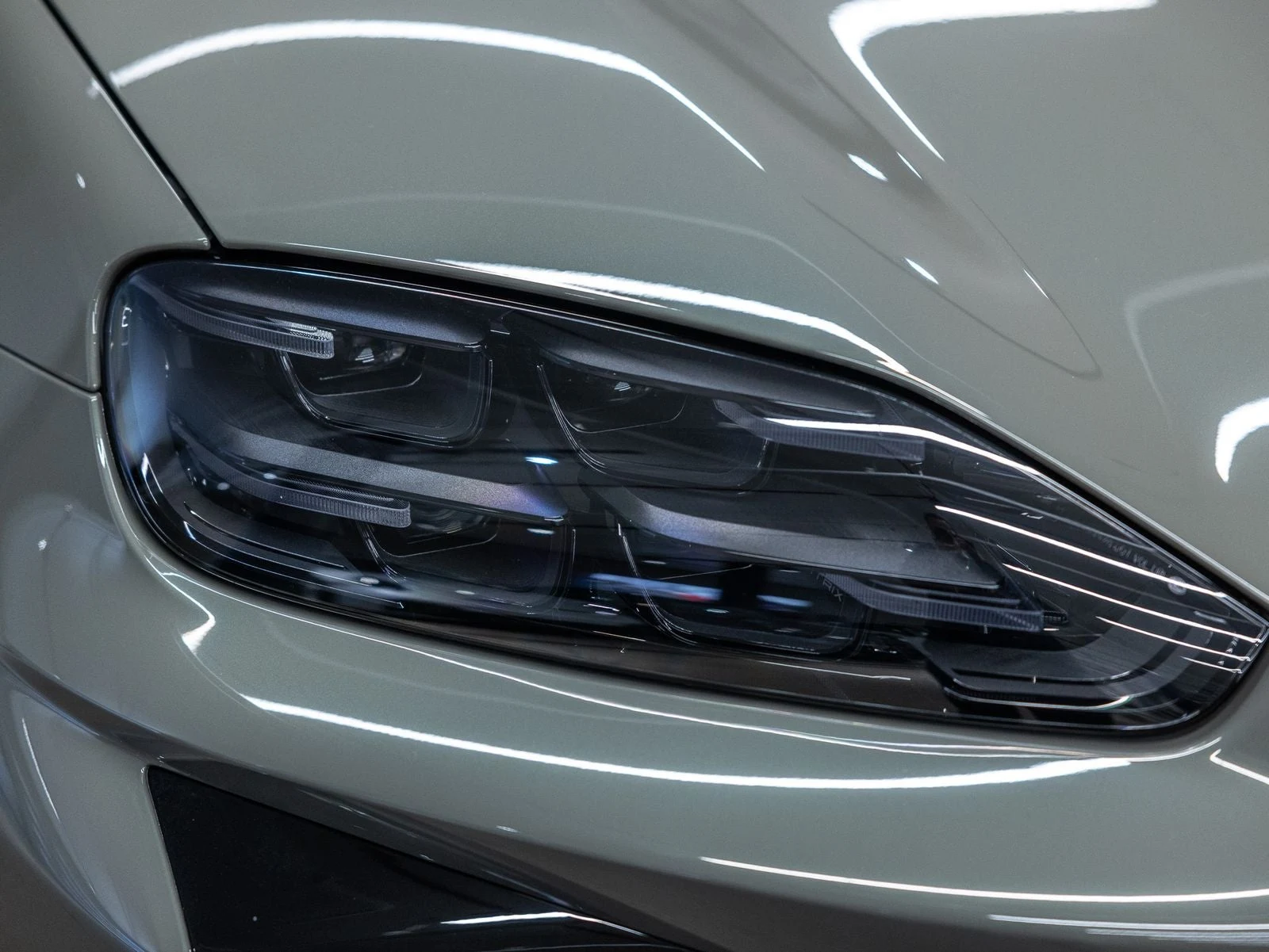2026 Porsche Cayenne Turbo Electric (E4), 13/20