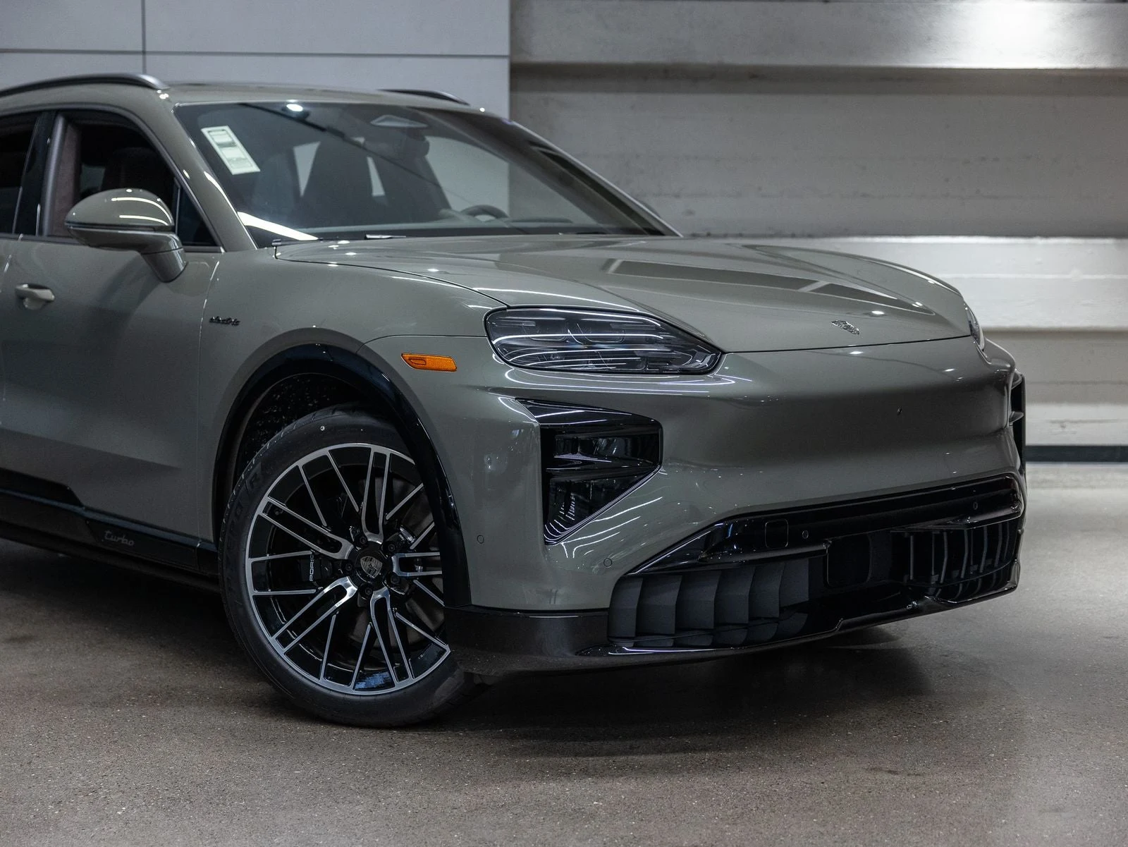 2026 Porsche Cayenne Turbo Electric (E4), 15/20