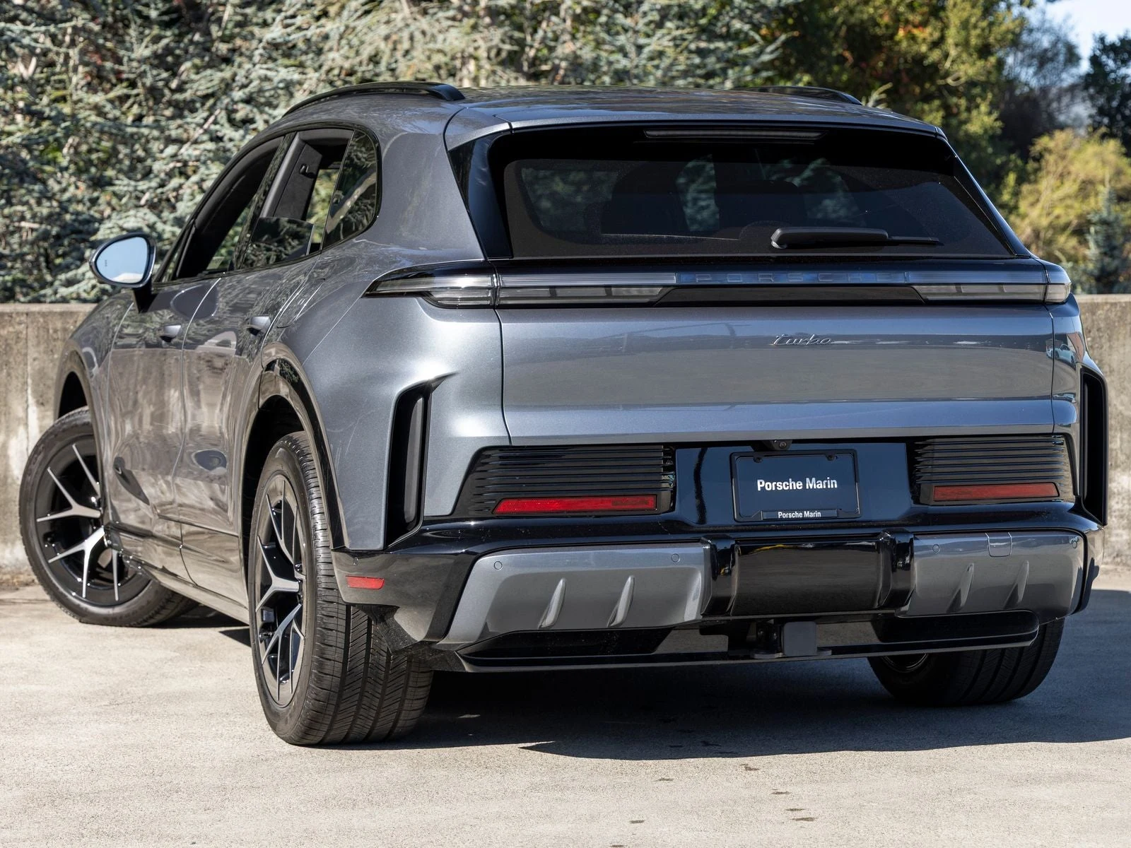 2026 Porsche Cayenne Turbo Electric (E4), 3/20