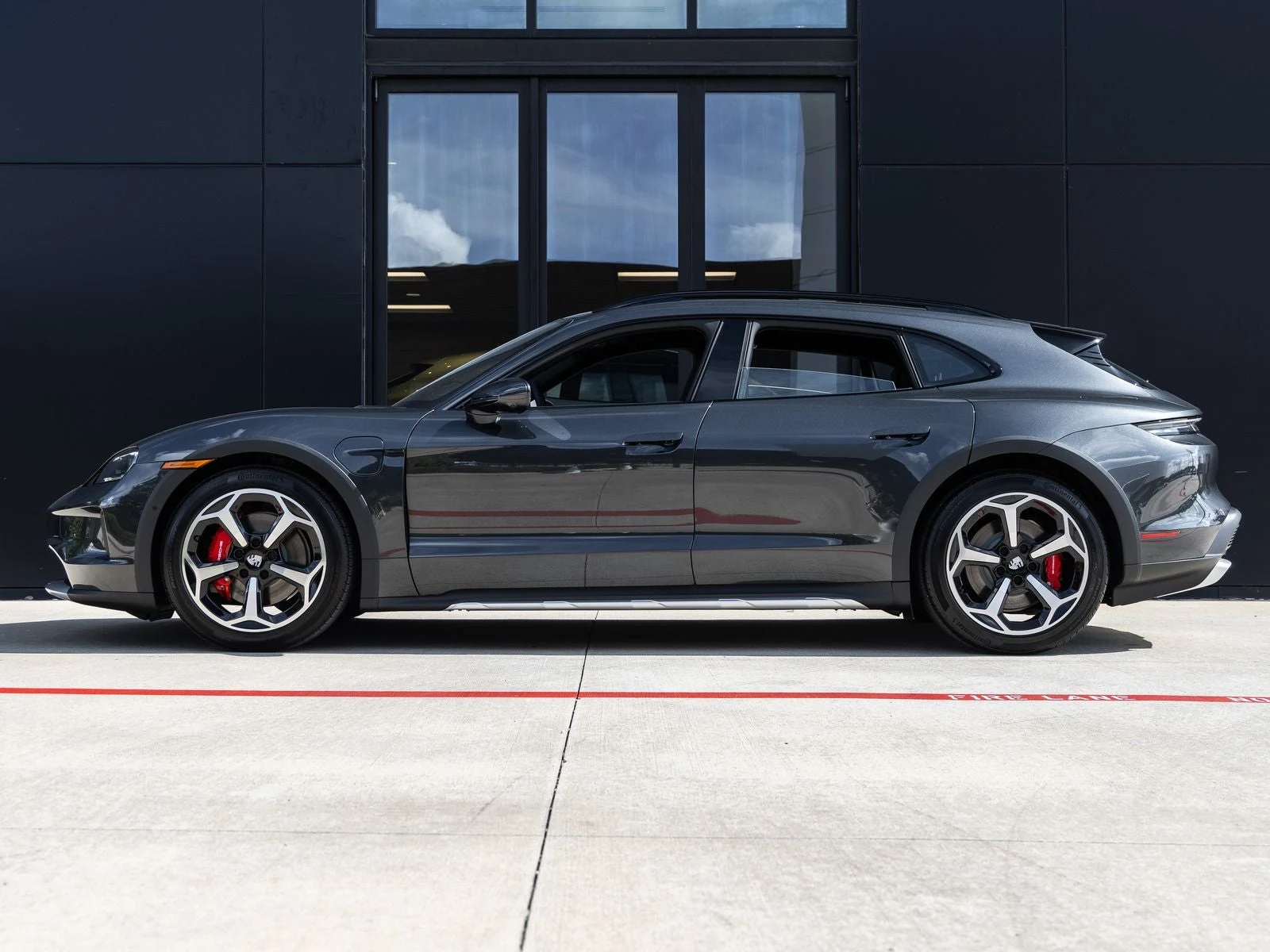 2026 Porsche Taycan 4S Cross Turismo (2025 Update), 2/20