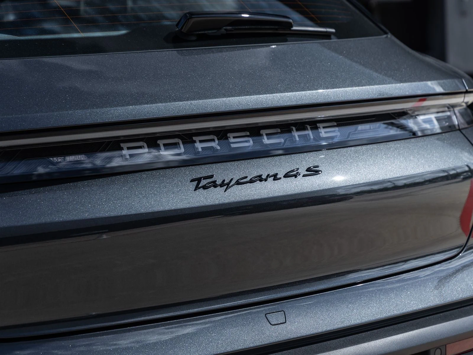 2026 Porsche Taycan 4S Cross Turismo (2025 Update), 16/20