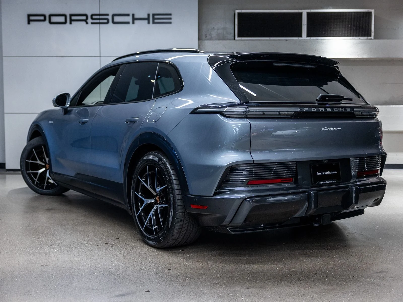2026 Porsche Cayenne Electric (E4), 3/20
