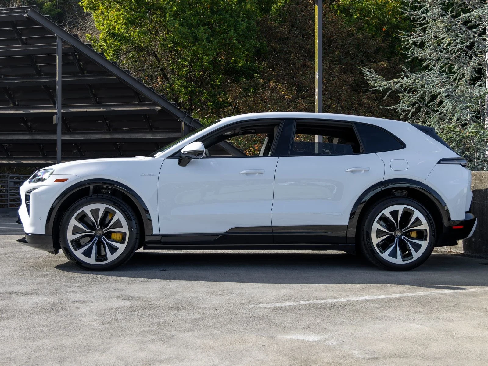 2026 Porsche Cayenne Turbo Electric (E4), 2/20