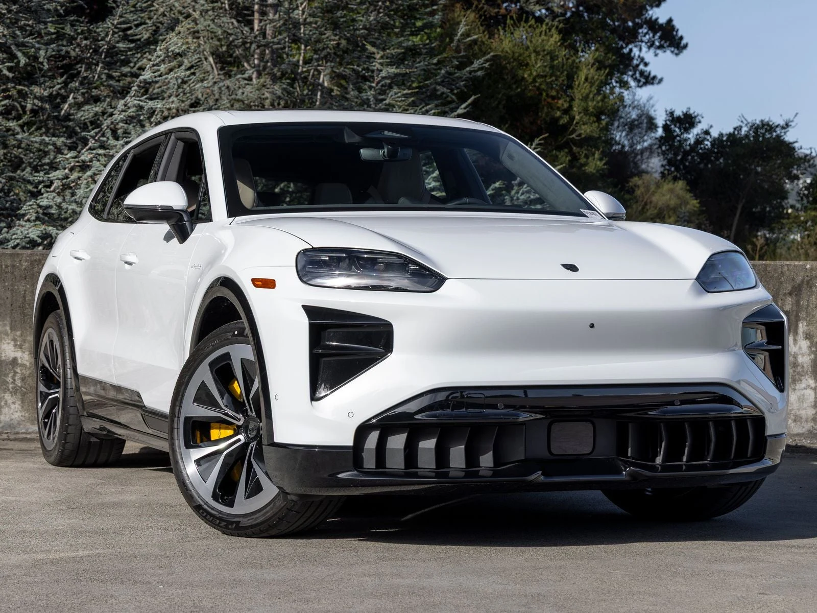2026 Porsche Cayenne Turbo Electric (E4), 6/20