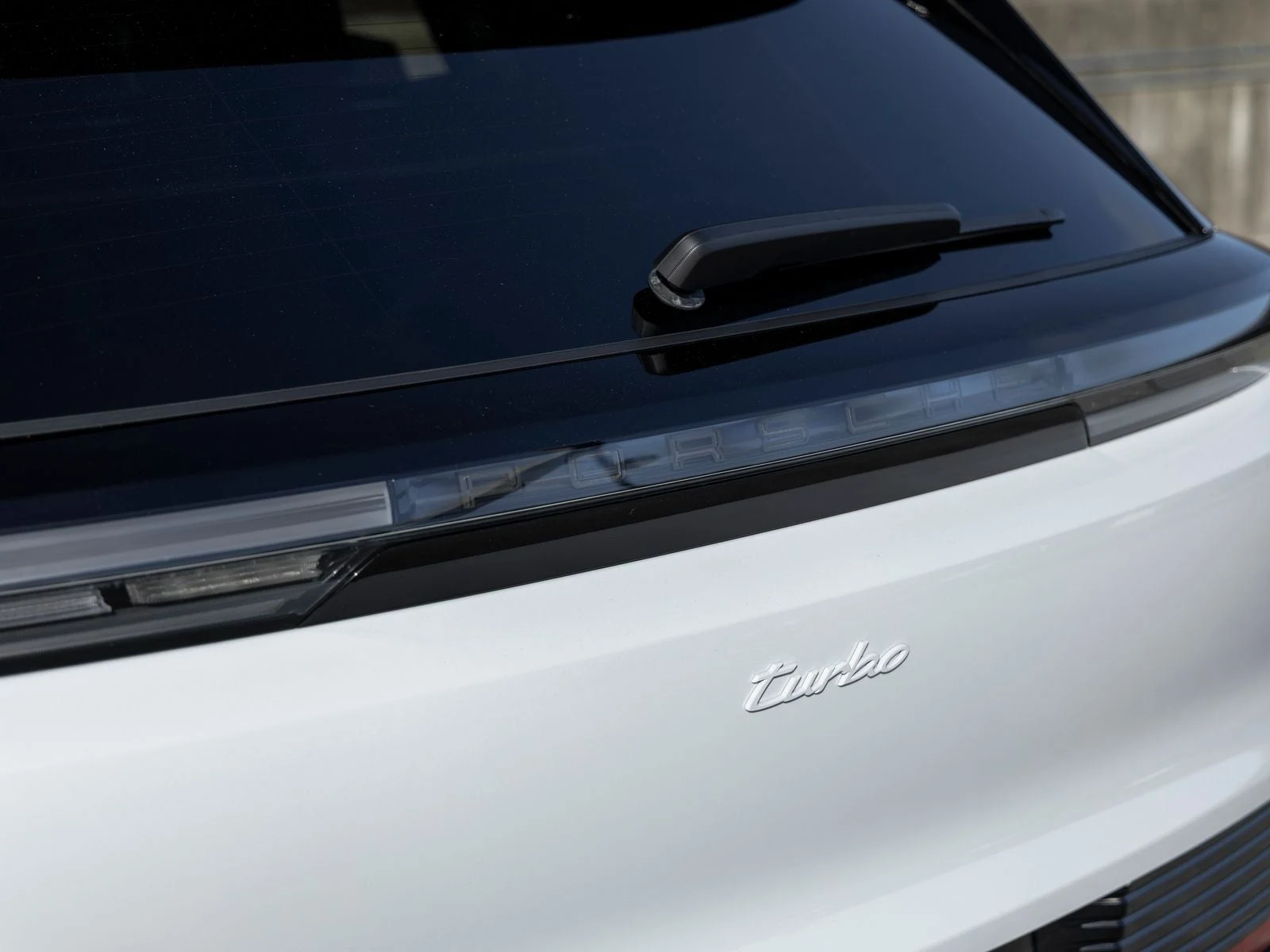 2026 Porsche Cayenne Turbo Electric (E4), 19/20