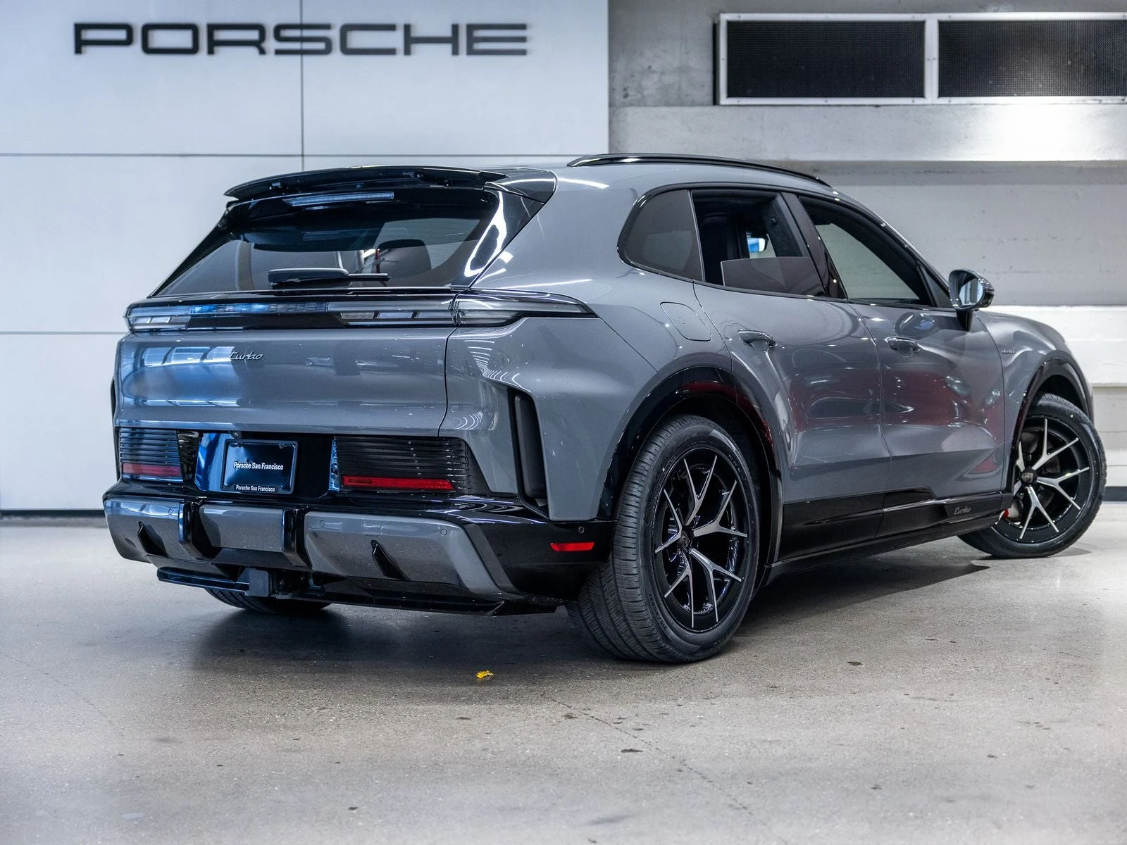 2026 Porsche Cayenne Turbo Electric (E4), 8/20